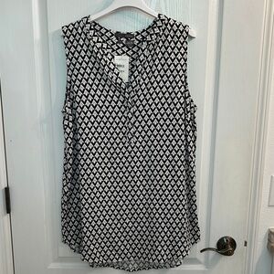 Sandra Ingrish Black and White Geometric Sleeveless Blouse